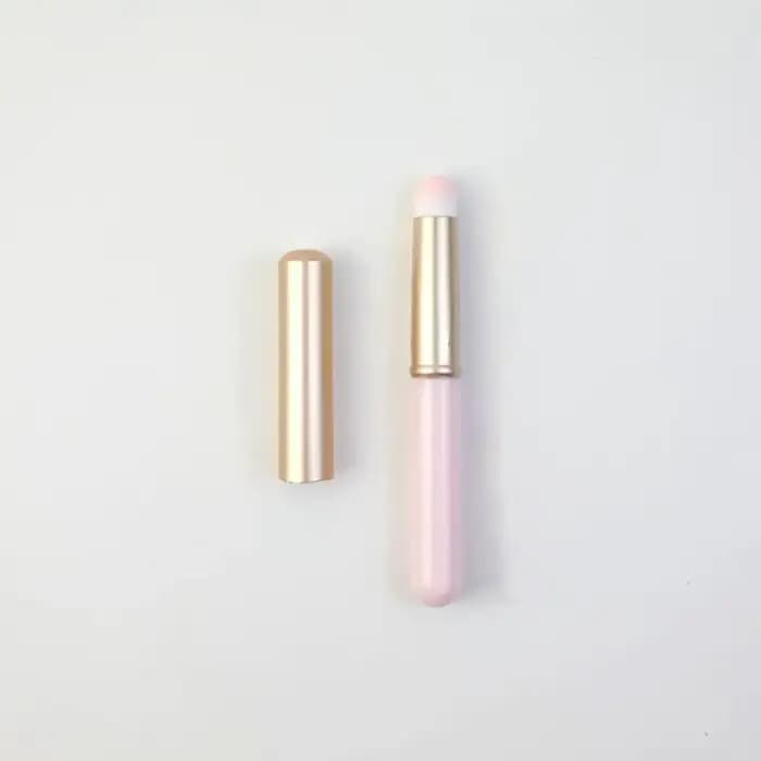 Pinceau de maquillage portable avec capuchon de protection