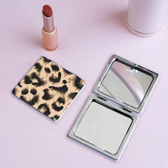 Miroir de maquillage portable à imprimé léopard