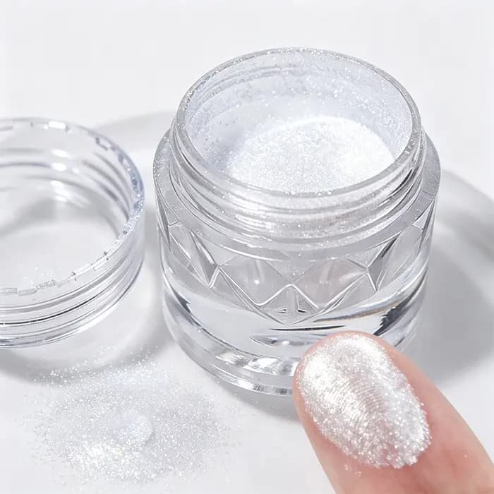 Poudre à ongles Aurora Blanche Miroir Lumière de Lune pour la décoration artistique, poudre cristalline transparente à haute luminosité, utilisation DIY avec n'importe quel gel de couleur.