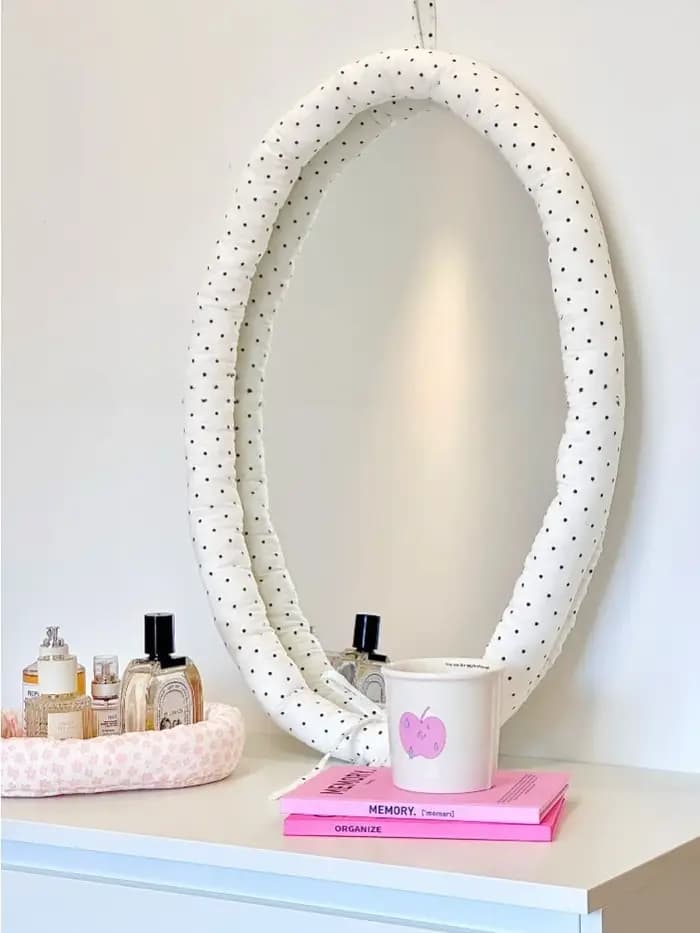 Miroir décoratif de forme spéciale