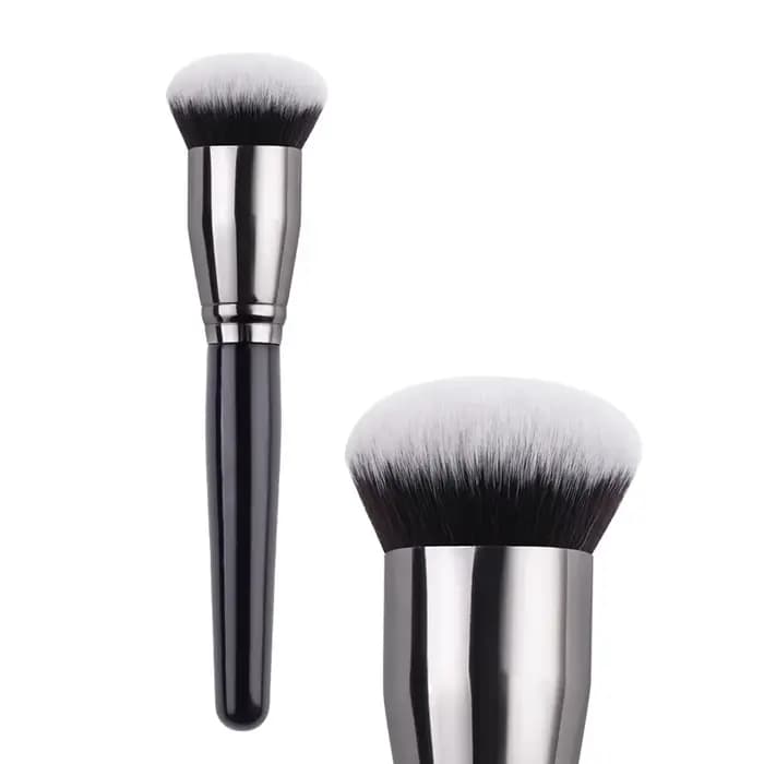 Pinceau de maquillage pour fond de teint à tête oblique