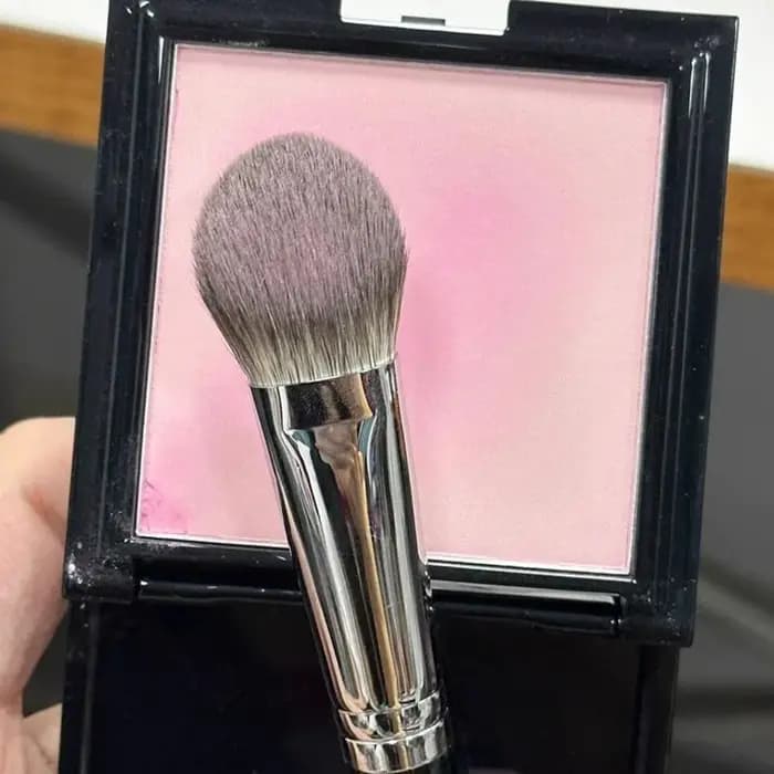 17CM coeur de pêche fard à joues brosse soyeuse en forme de langue poudre Blush crème pinceaux cheveux doux tête plate
