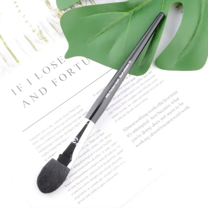 Brosse de maquillage Pro Precision blush #73