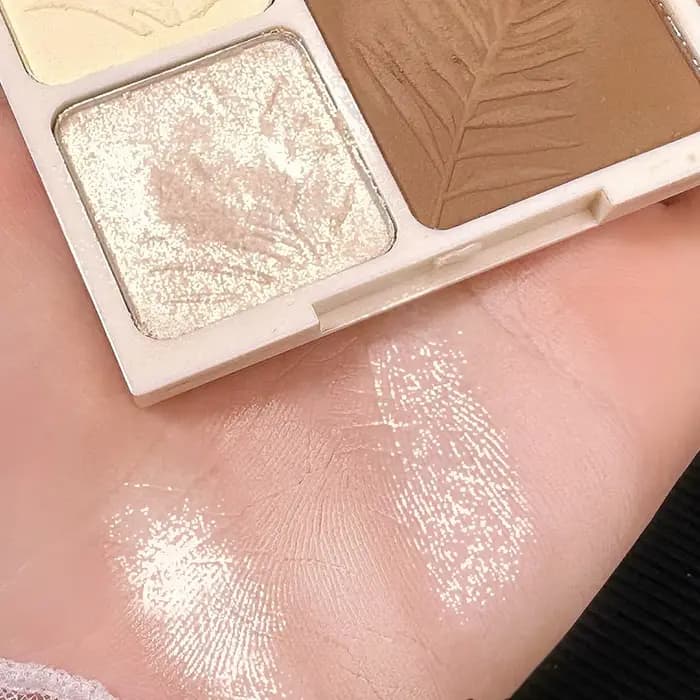 Palette complète quatre couleurs à paillettes fines