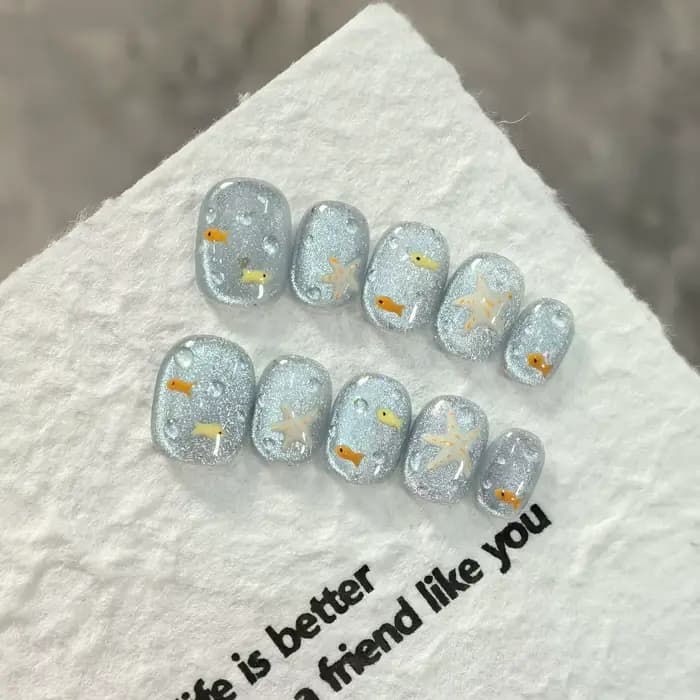 10 pièces/ensemble ongles à pression faits à la main-bleu brillant poisson et bulles conception faux