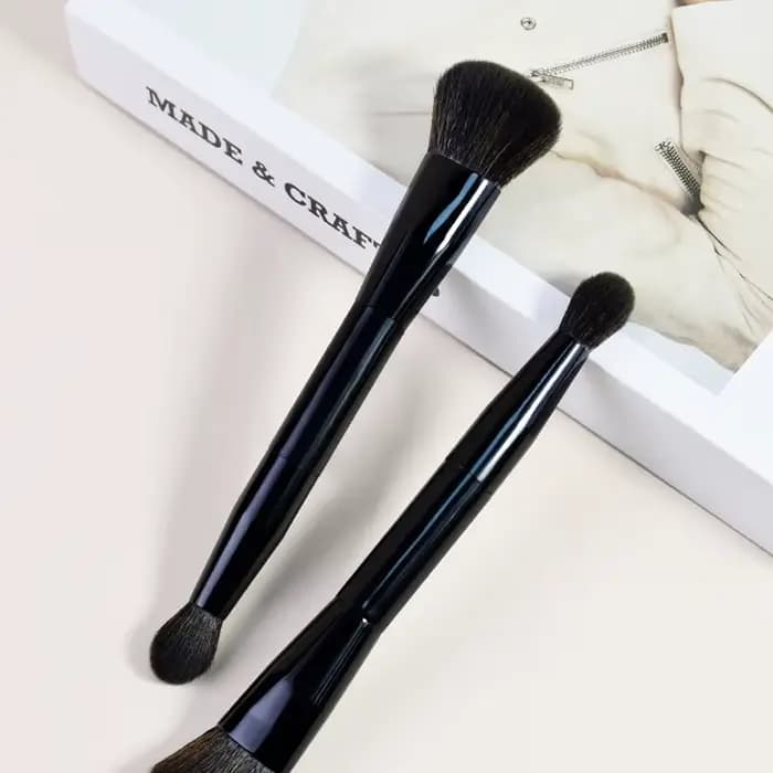 Pinceau double tête pour blush et highlighter