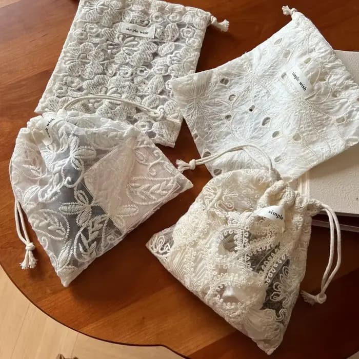Sacs de rangement cosmétiques mignons en dentelle brodée florale