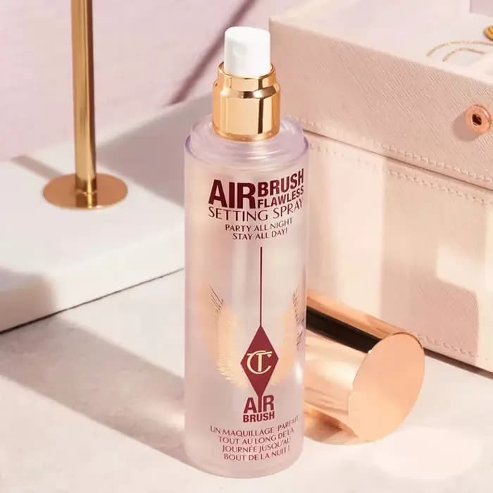 Charlotte 100ml Spray Fixateur de Maquillage Airbrush Flawless, Brume Fixatrice Visage Imperméable Hydratante, Poudre Stick Tilbury Cheek to Blush