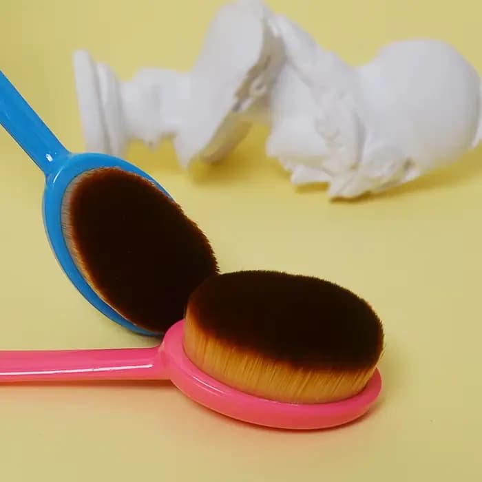 Brosse de fond de teint liquide