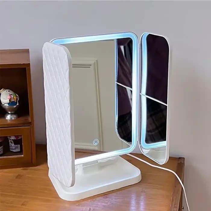 Miroir de maquillage à trois volets