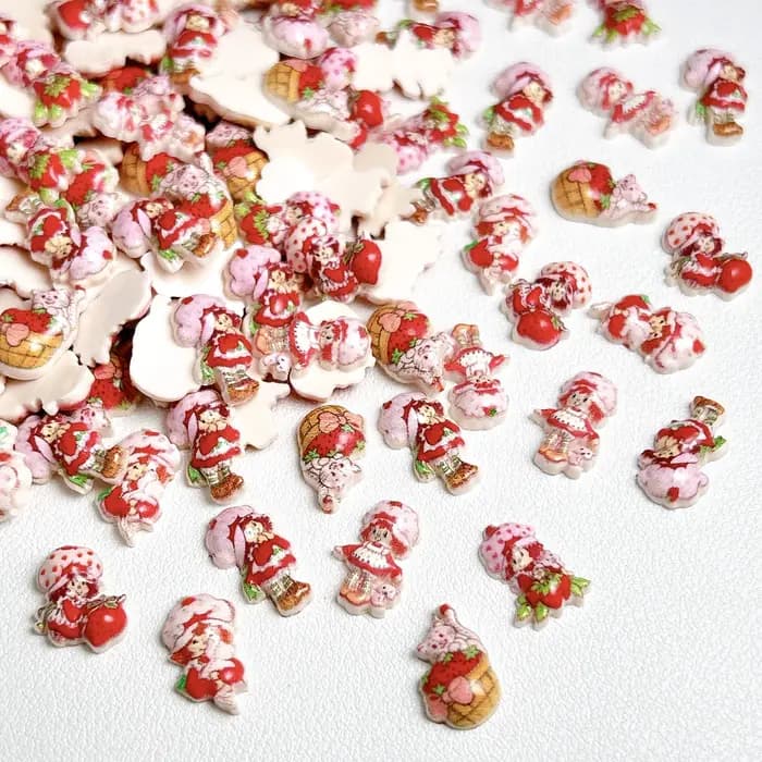 30 pièces simulé dessin animé mignon fraise fille résine ongles breloques 3D créatif doux