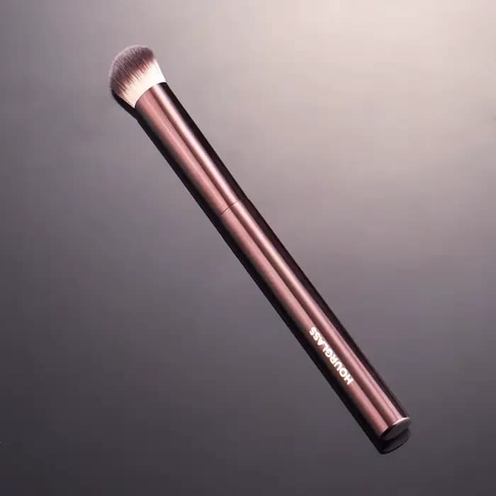 Pinceaux de maquillage anti-cernes coudés