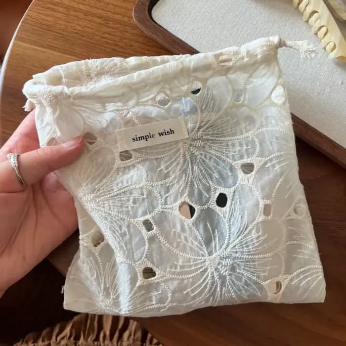 Sacs de rangement cosmétiques mignons en dentelle brodée florale