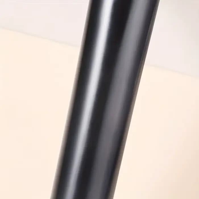 1 pinceau coudé pour blush et contour