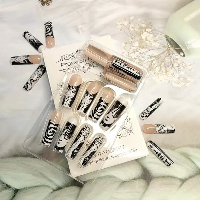 Conseils français presse sur ongles longs faux ongles noir blanc Anime bande dessinée conception cou