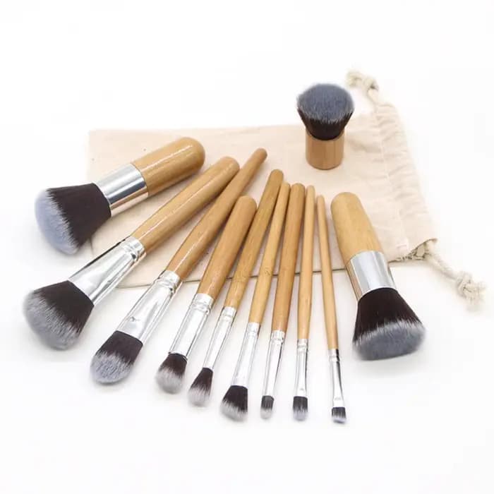 11 pinceaux de maquillage à poils souples avec manche en bambou