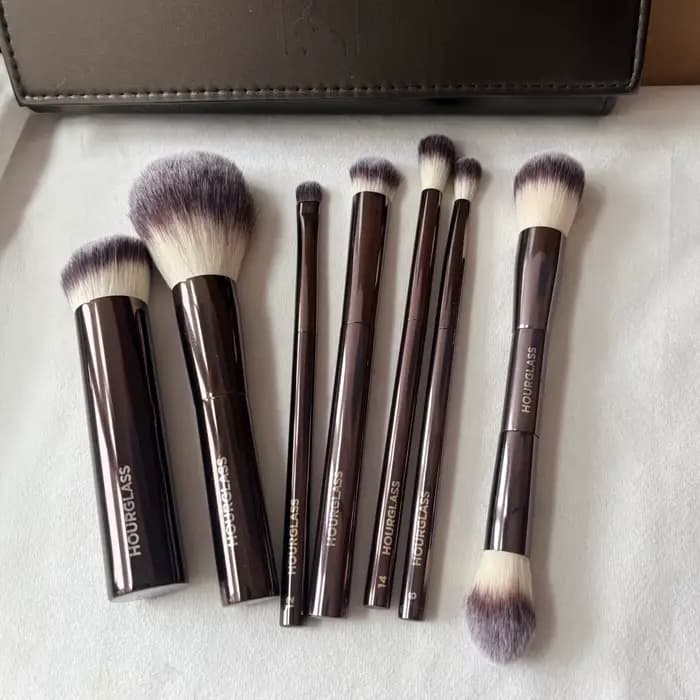 Ensemble de pinceaux de maquillage végétaliens sablier, 7 pièces, poils synthétiques de haute qualité, manche en métal, Kit de pinceaux cosmétiques de voyage avec boîte de pochette