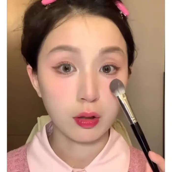 17CM coeur de pêche fard à joues brosse soyeuse en forme de langue poudre Blush crème pinceaux cheveux doux tête plate