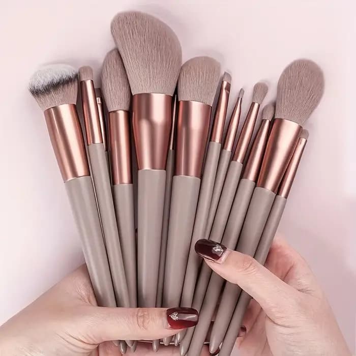 Ensemble de pinceaux de maquillage synthétiques doux de qualité supérieure