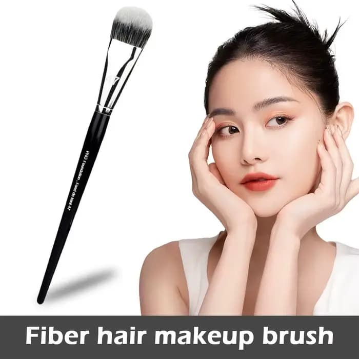 Pinceau de maquillage professionnel Sephora n°47 à angle biseauté pour fond de teint liquide, crème