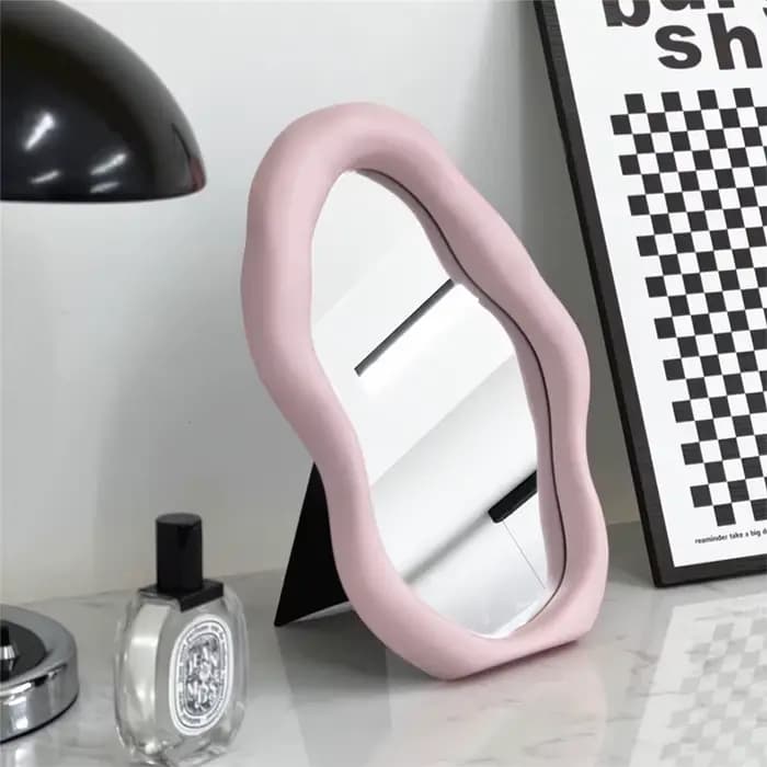 Miroir de courtoisie de style nordique avec cadre ondulé