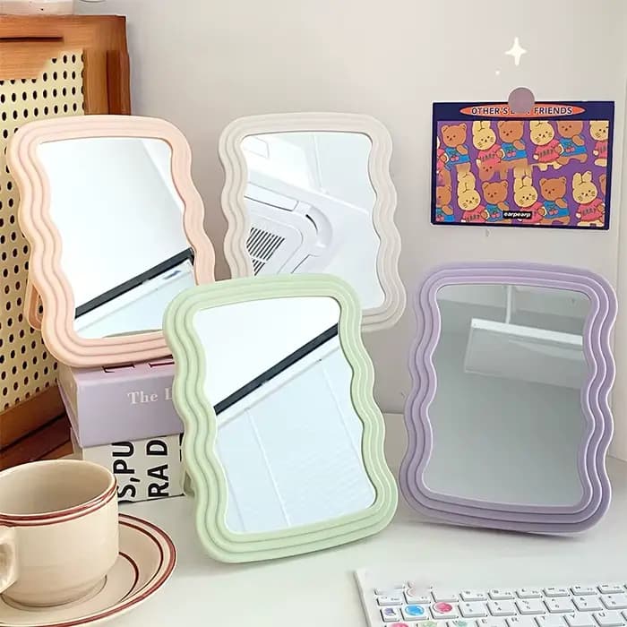 Miroir de maquillage de bureau ondulé pour étudiant