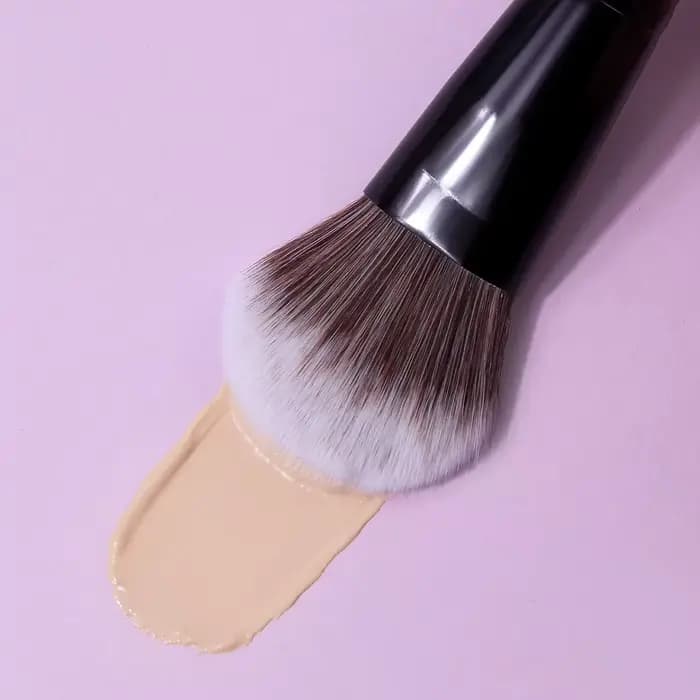 1 pinceau pour fond de teint et masque