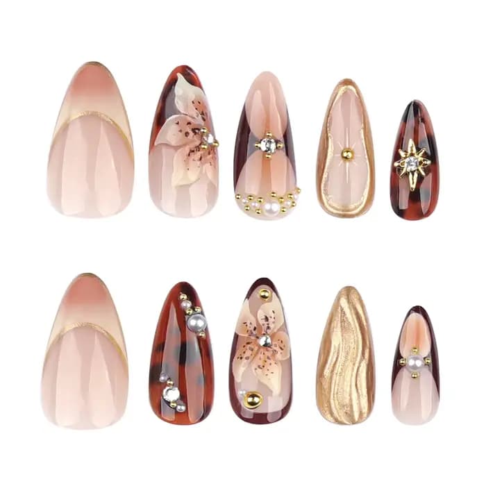 24 faux ongles dorés ondulés marron à motifs floraux avec strass et perles, forme amande, à presser,