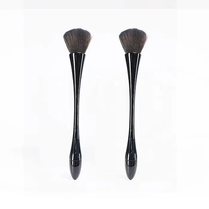 2 pinceaux de maquillage professionnels multi-usages