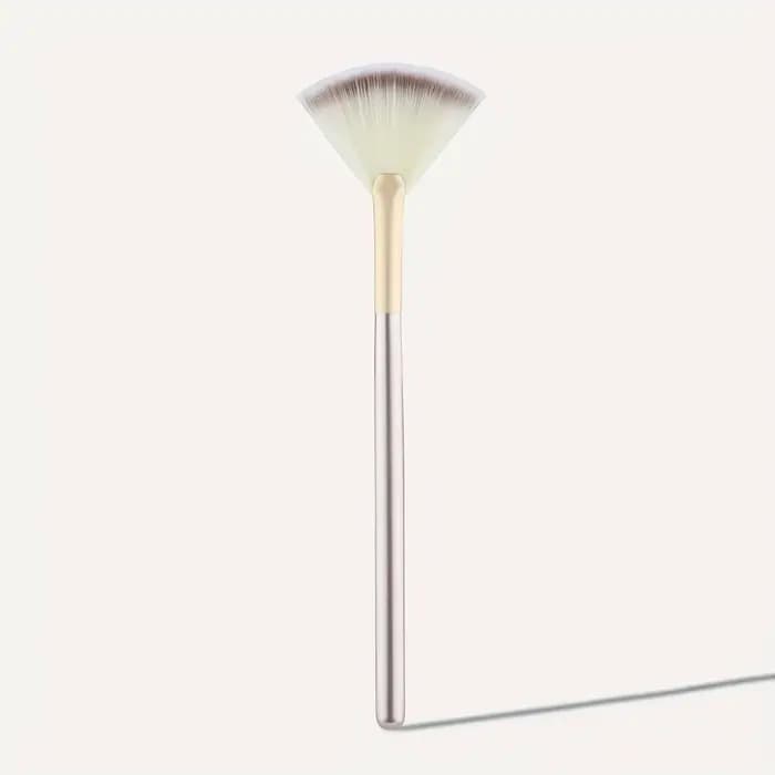 Brosse à reflets en forme d'éventail