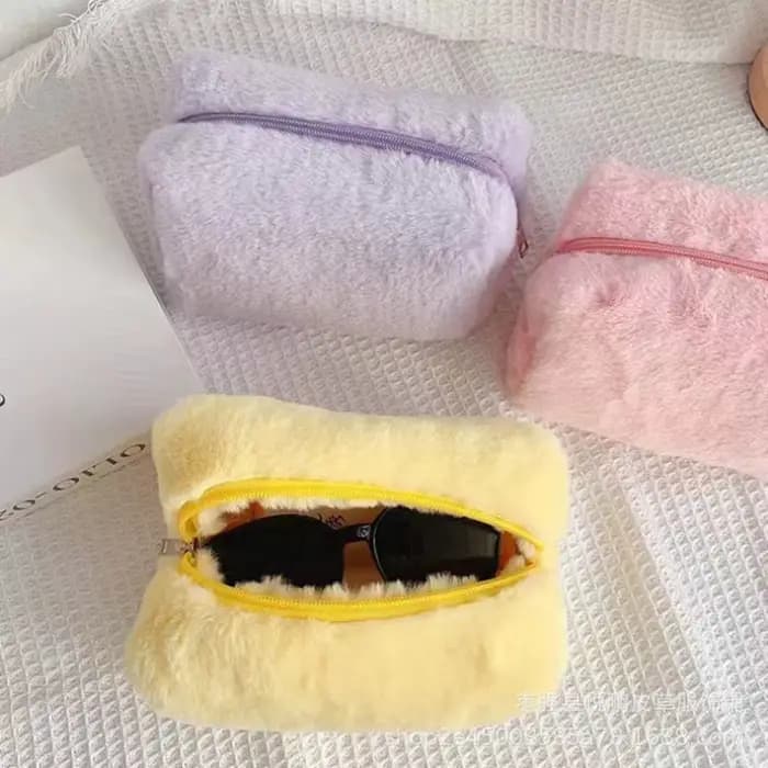 Trousse de maquillage élégante en velours