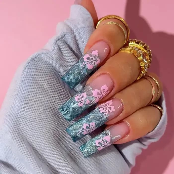 Faux ongles cercueil mi-longs