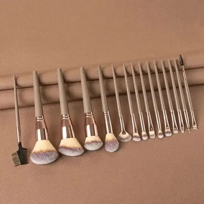 Ensemble de pinceaux de maquillage doux et moelleux