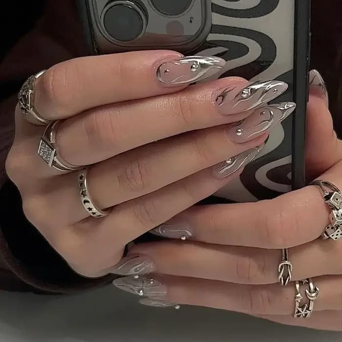 Faux ongles français en forme de tête d'amande pour femme