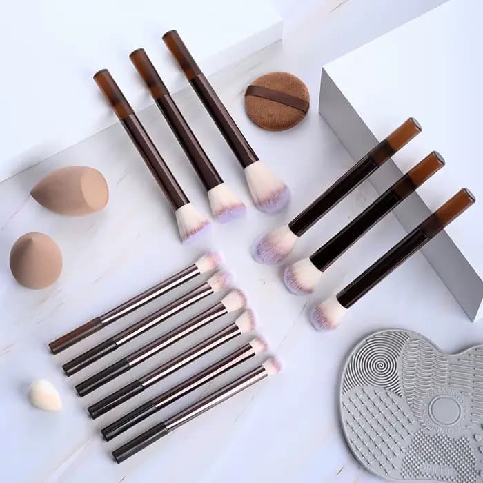 Ensemble de 15 pinceaux de maquillage professionnels avec manche ergonomique et poils doux