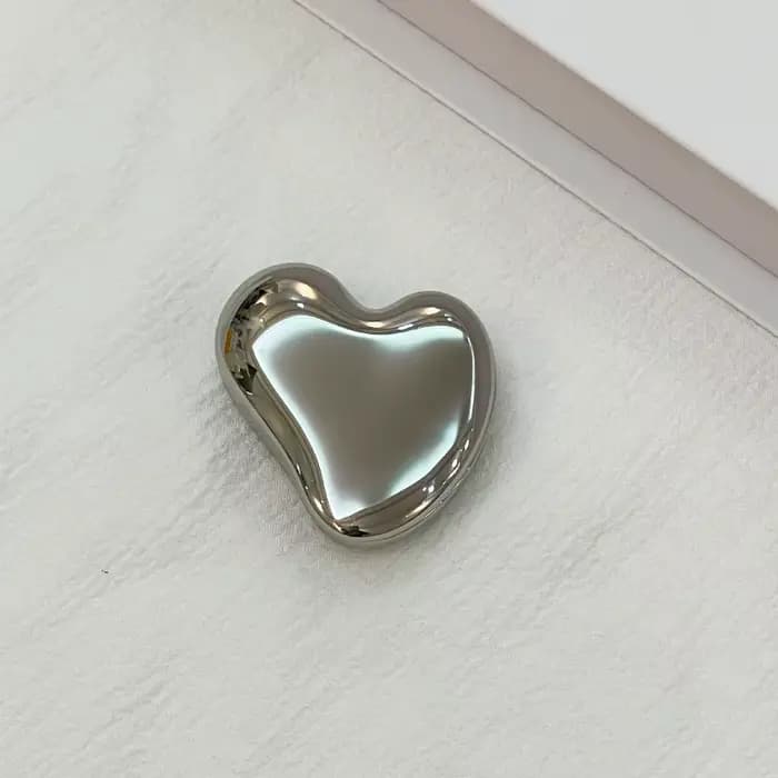 Miroir de maquillage élégant en forme de cœur