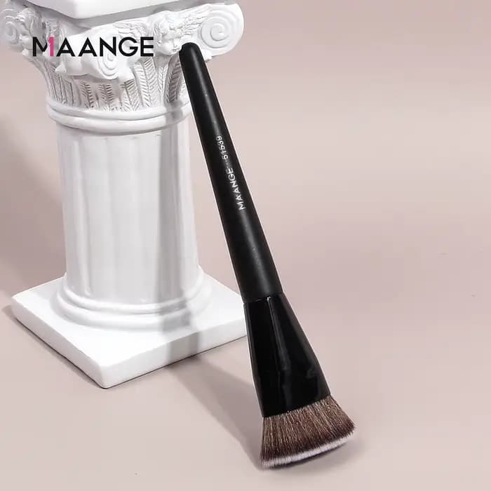 Brosse à fond de teint à tête plate avec boîte