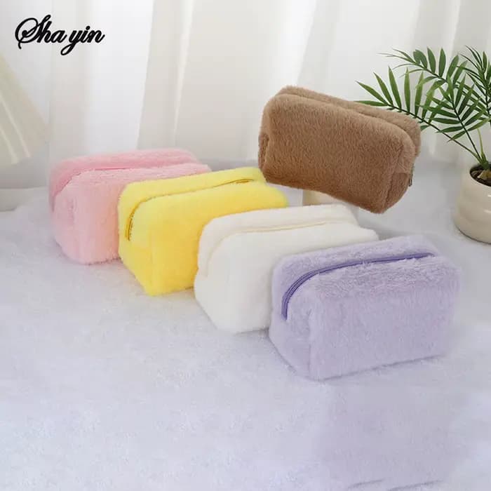 Trousse de maquillage élégante en velours