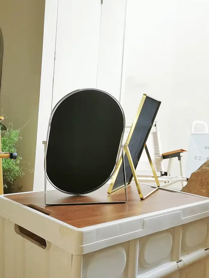 Miroir de maquillage ovale en métal haut de gamme