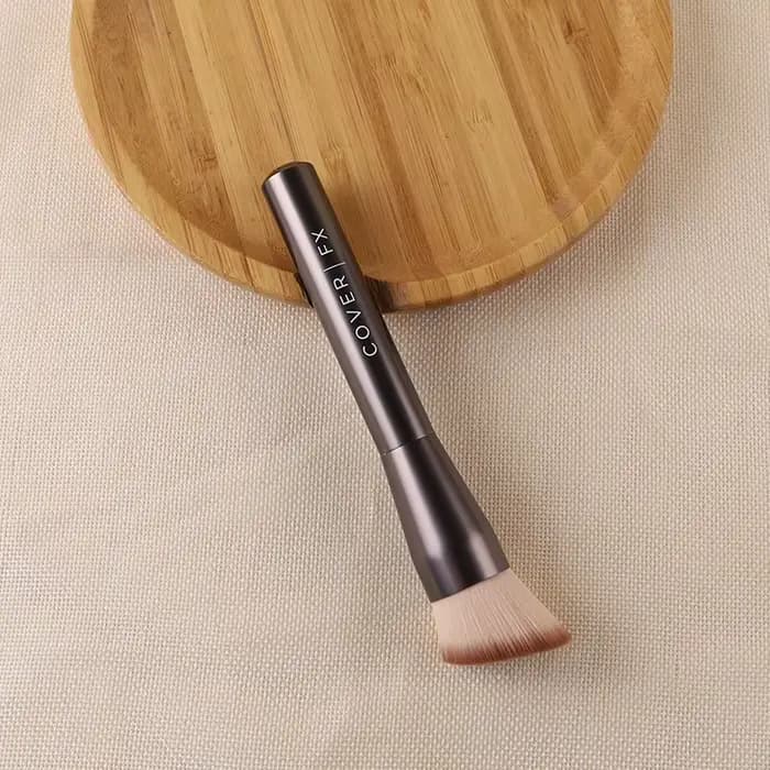 Pinceau de maquillage pour fond de teint unique