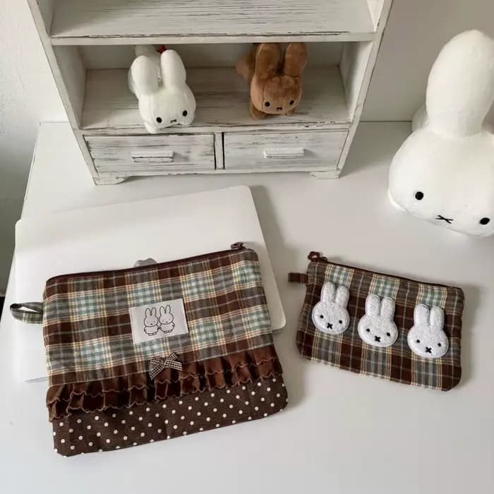 Sac de maquillage Kawaii Miffy, sac de rangement mignon à carreaux contrastés pour notes, articles et papeterie, cadeau pour fille