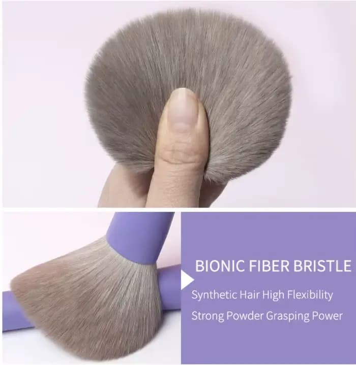 Ensemble de pinceaux de maquillage violet rose