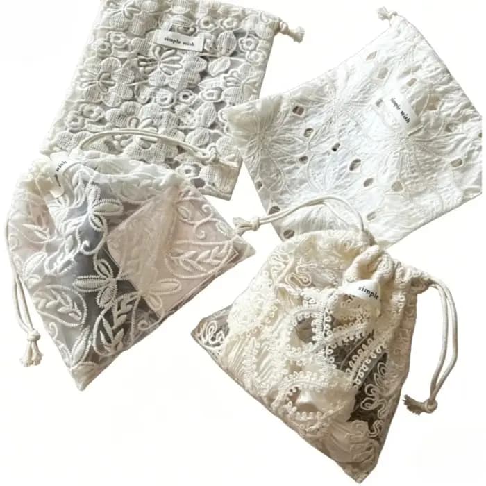 Sacs de rangement cosmétiques mignons en dentelle brodée florale