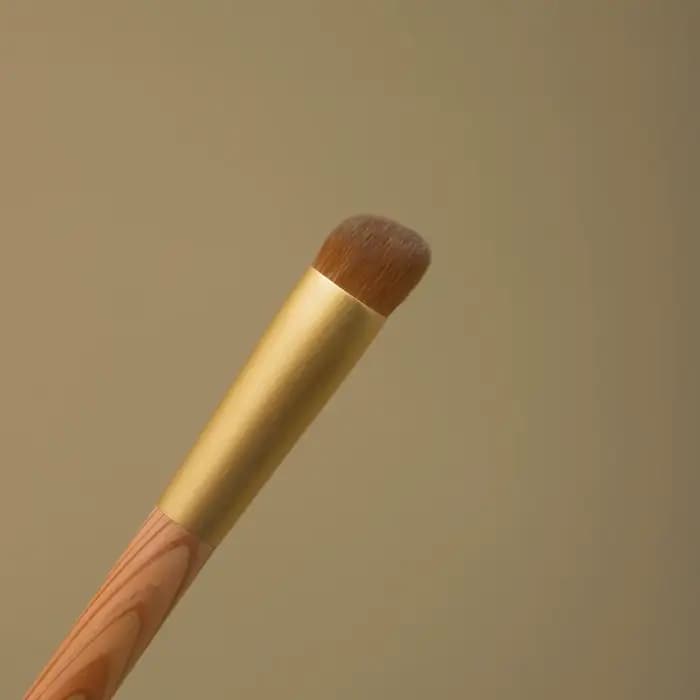 Pinceaux de maquillage professionnels faits à la main R270 doux Kolinsky cheveux rond angle correcteur brosse Yakusugi