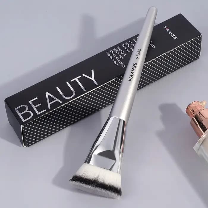 Brosse à fond de teint à tête plate avec boîte
