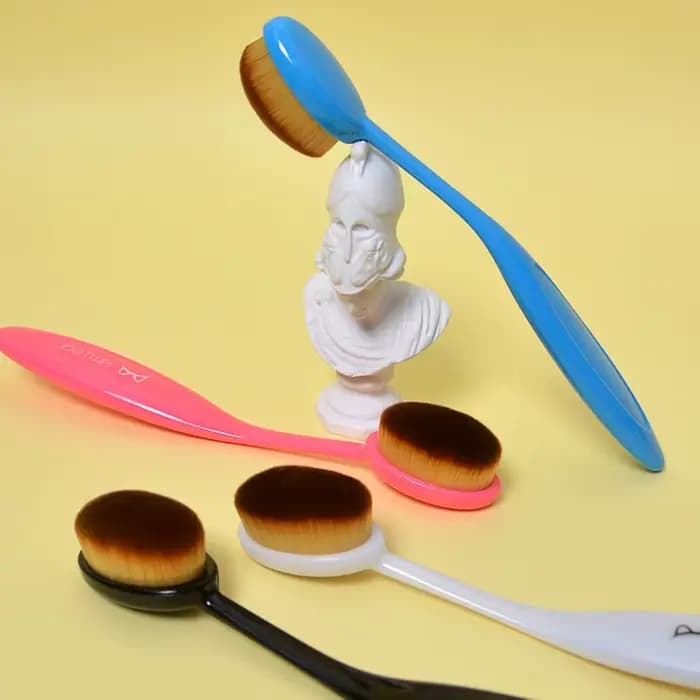 Brosse de fond de teint liquide