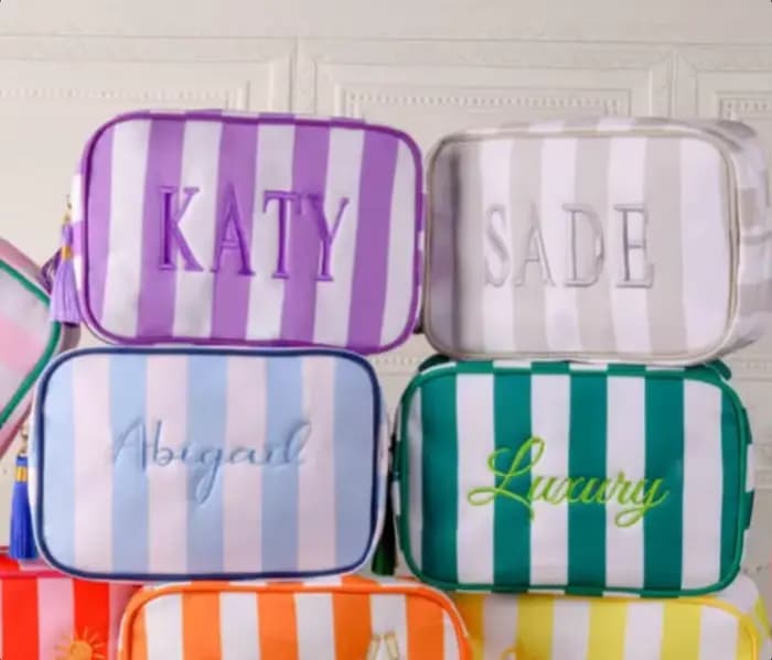 Trousse de maquillage personnalisée avec nom brodé