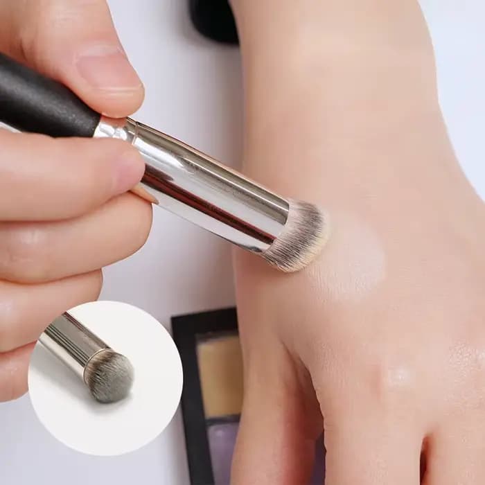 Pinceaux de maquillage pour fond de teint et anti-cernes synthétiques