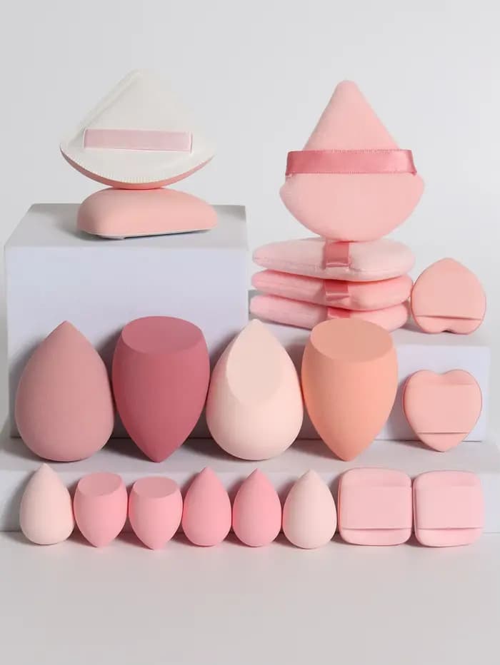 Ensemble d'éponges de maquillage et de bouffantes de maquillage roses
