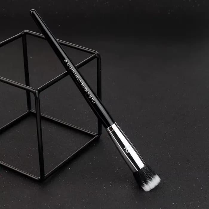 Pinceaux de maquillage Pro Small Stippling S # 42 petits détails partiels surligneur fard à joues